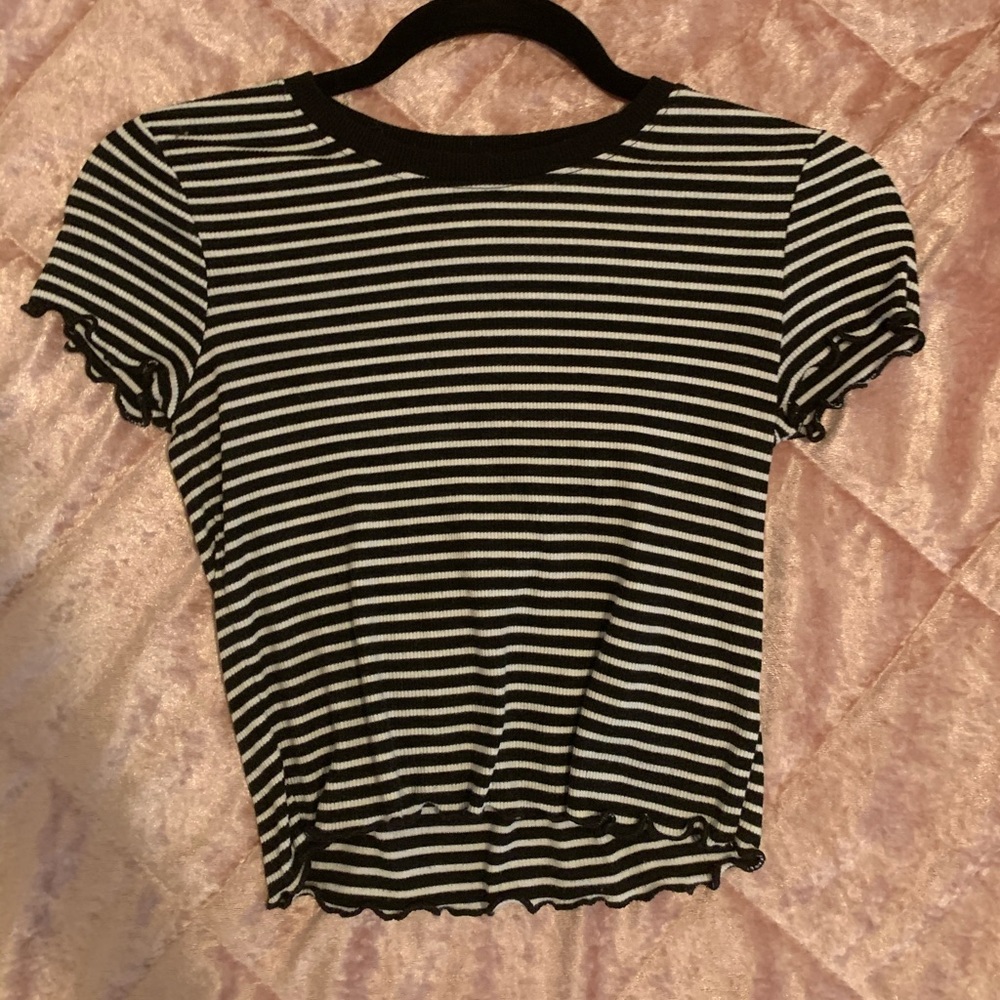 Lettuce trim crop top